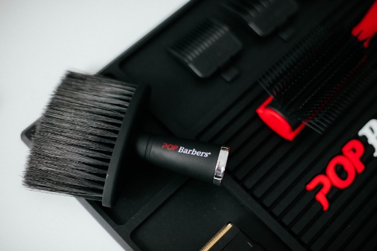 Pamatuf - POP BARBERS pentru frizerie 